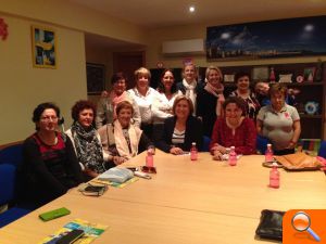 Patricia Blanquer y Encarna Llinares  se reúnen con la Asociación Anémona de apoyo a mujeres con cáncer de mama